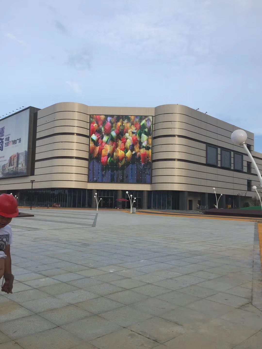 贵州遵义幸福广场LED透明屏项目