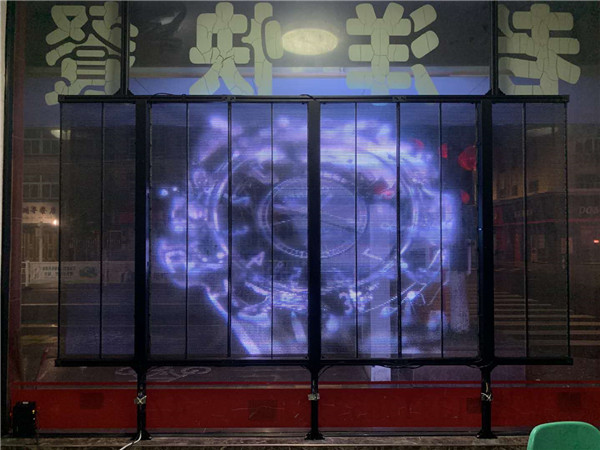 浙江台州市老洋快餐店橱窗LED透明屏