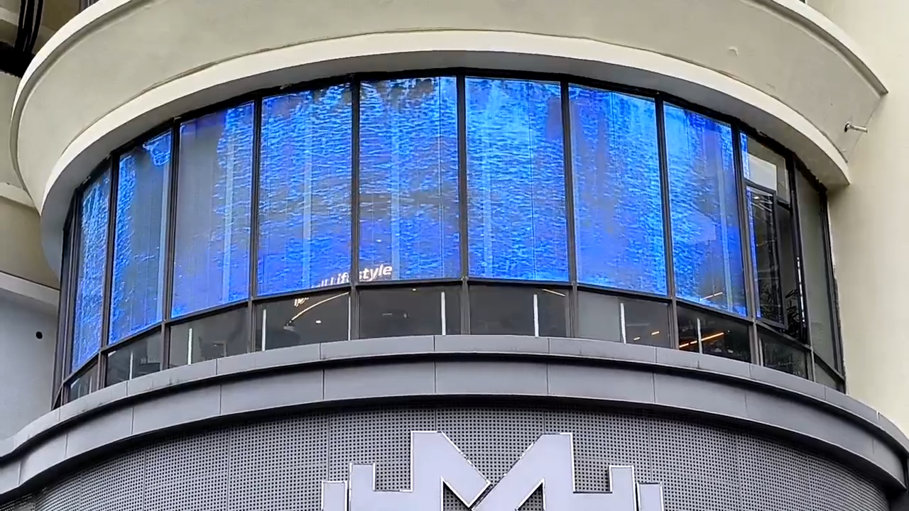 37.5平方的LED透明屏点缀深圳蛇口玻璃幕墙 