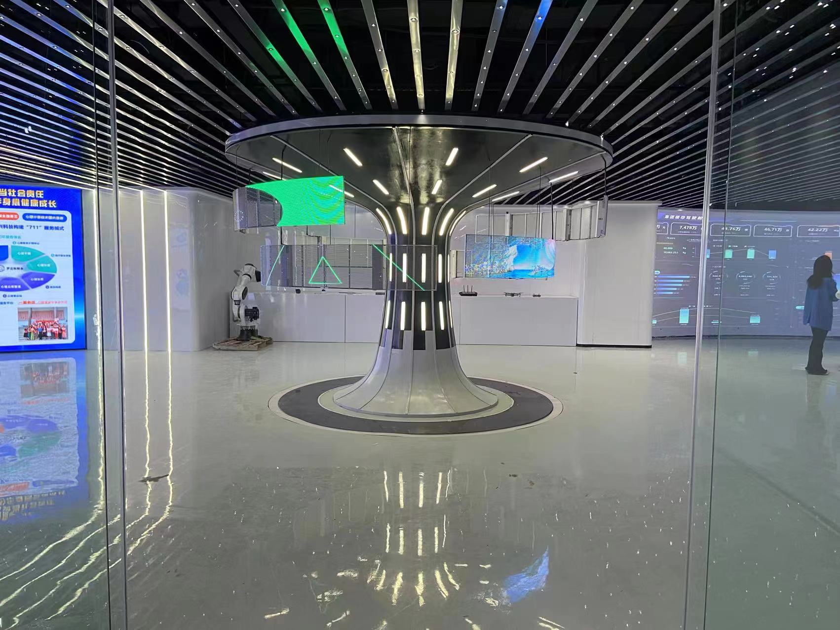 定制款LED透明屏装饰山东某展厅